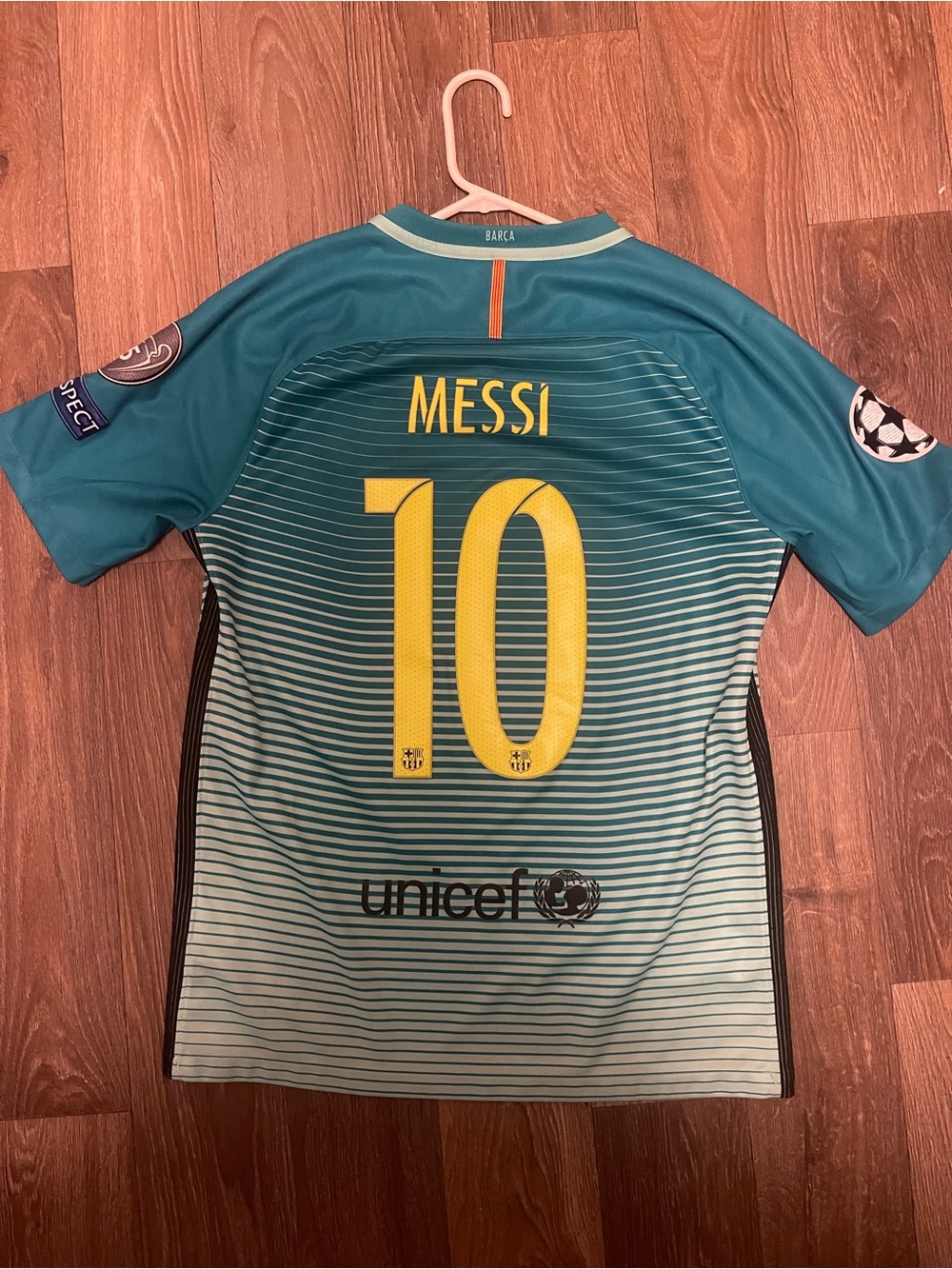 Nike Barcelona 16/17 Lionel Messi away jersey